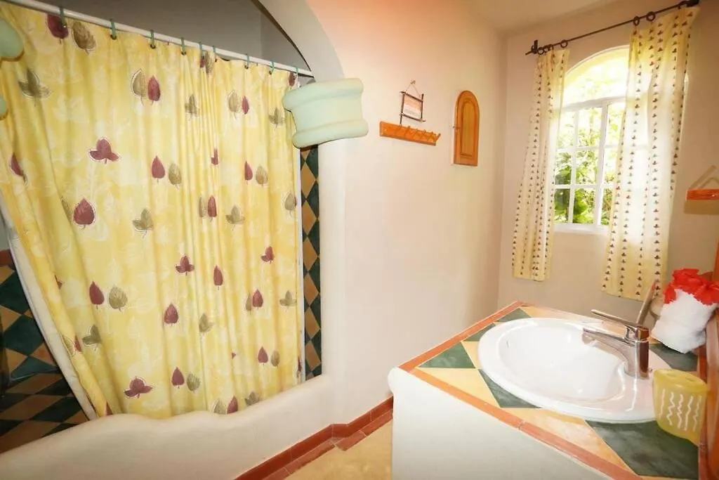 Villa Playa Bonita, Pool, Tropical Gardens Las Terrenas